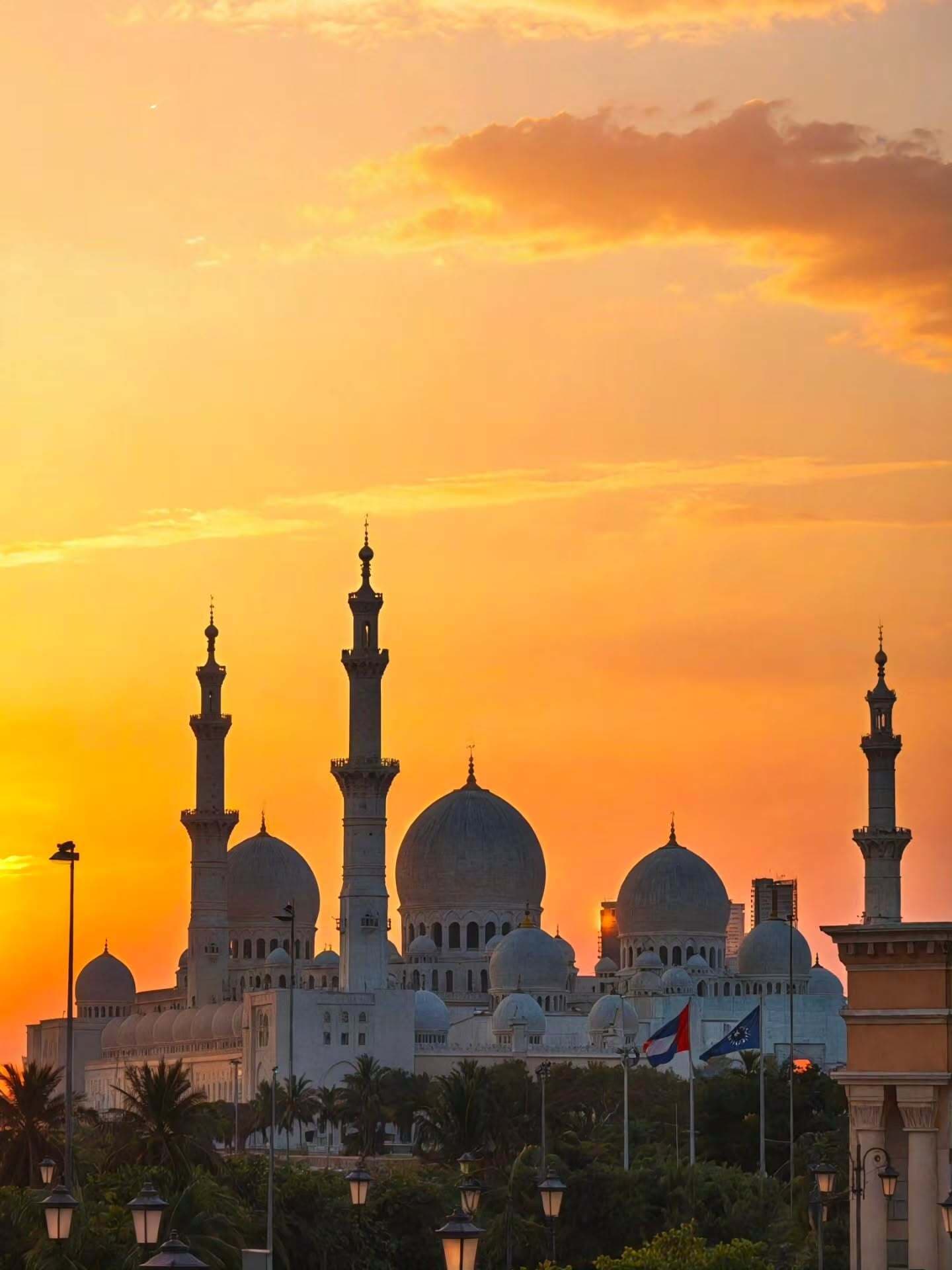 6-Night Downtown Dubai and Dubai Marina Luxury Escape