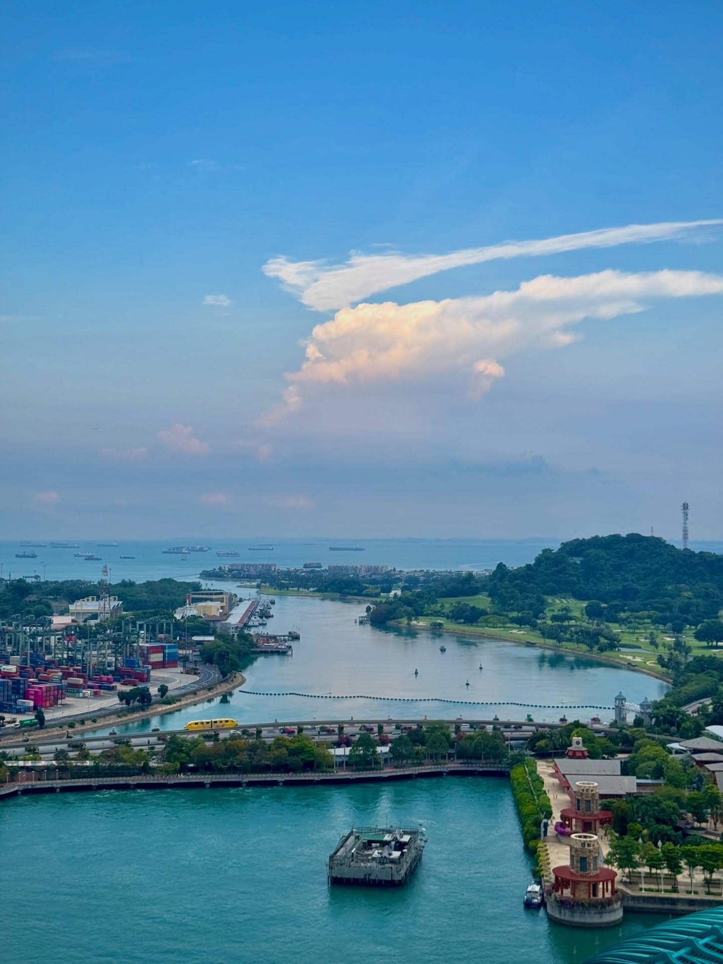 Romantic 5-Night Singapore Honeymoon Across Sentosa and Marina Bay