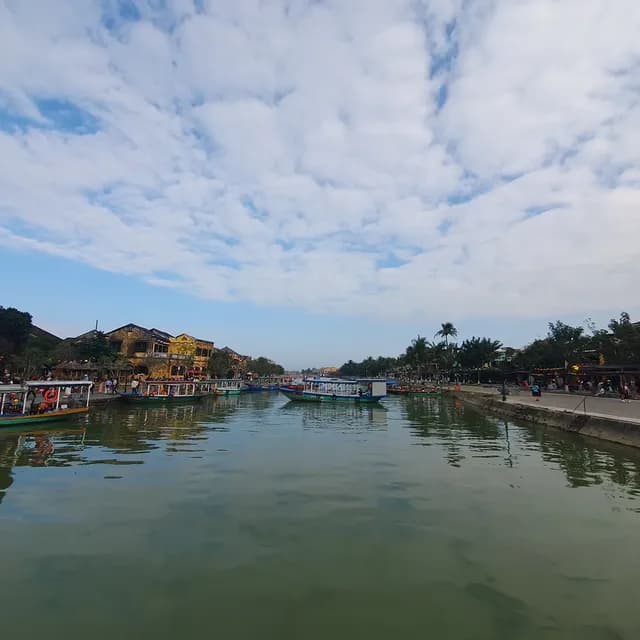 Ho Chi Minh City and Da Nang 5-Night Budget Tour