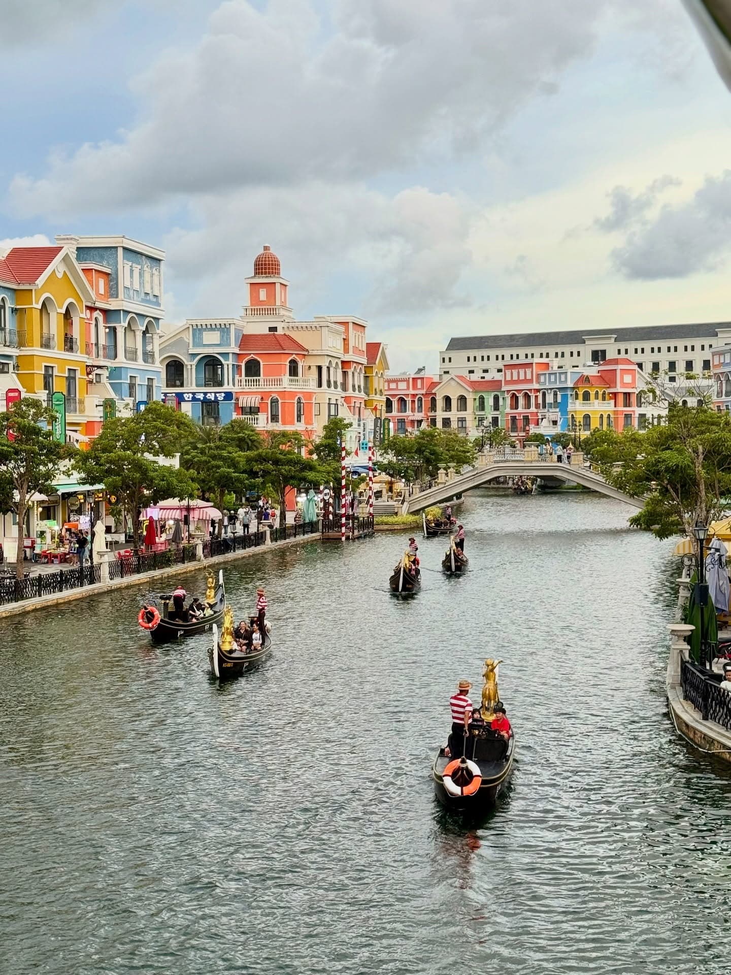 Hanoi, Ha Long Bay, Saigon and Phu Quoc from Kochi for 10 Luxury Nights