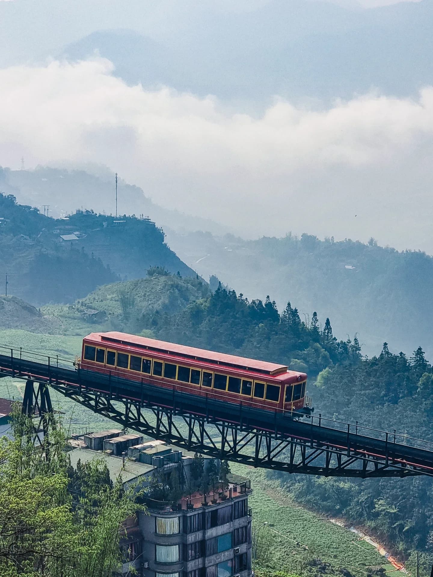 7 Nights Trekking Hanoi, Sapa and Da Nang